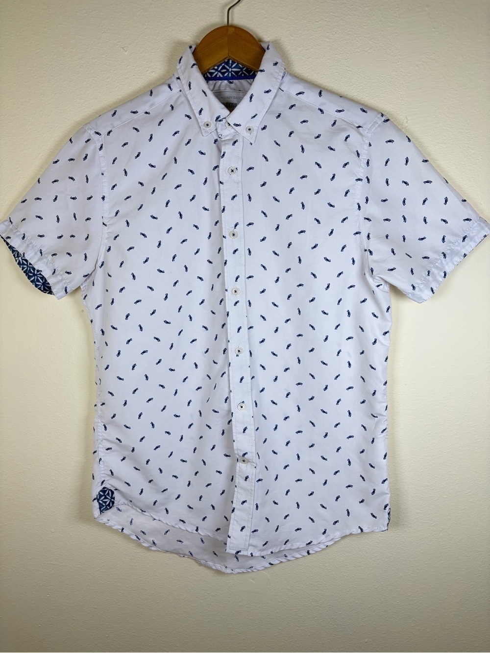 International Report White Blue Car Print Camp Shirt Button Front Small